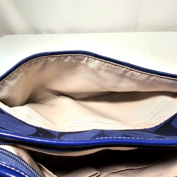 Authentic Navy Blue Coach Crossbody Bag - Picture 7 of 11